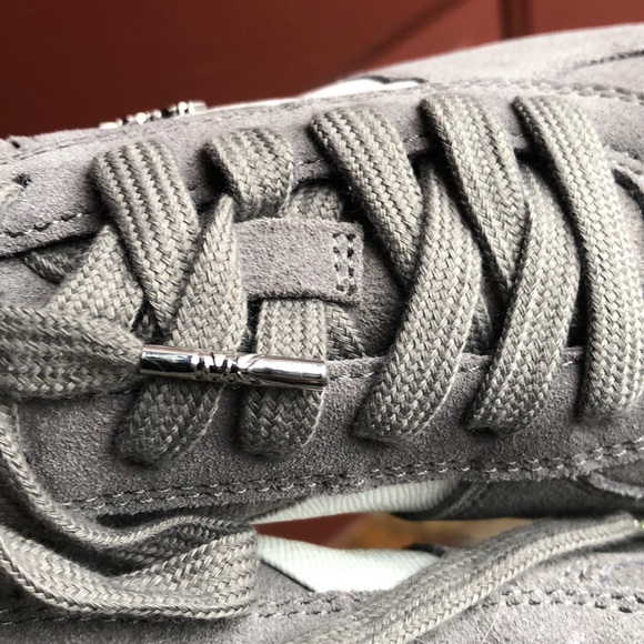 Michael Kors Sneakers - Picture 7 of 8